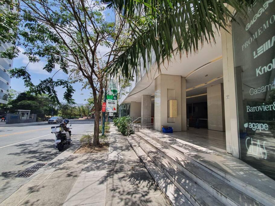 Bgc Taguig Cozy 2 Bedroom Loft, With Stunning Bgc Skyline View! Manila Eksteriør billede