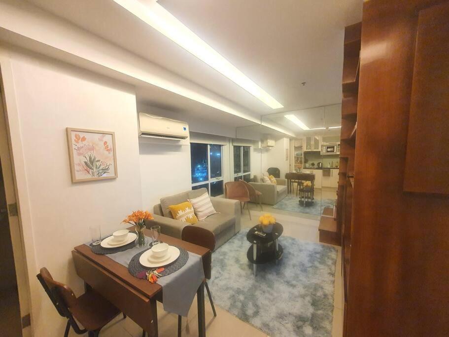 Bgc Taguig Cozy 2 Bedroom Loft, With Stunning Bgc Skyline View! Manila Eksteriør billede